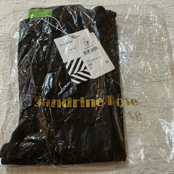 Free People Denim - Sandrine Rose Black denim High Ruse skinny. NWT 26